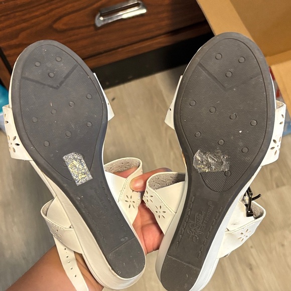 Life Stride Women's White Floral Sandals - Picture 2 of 2